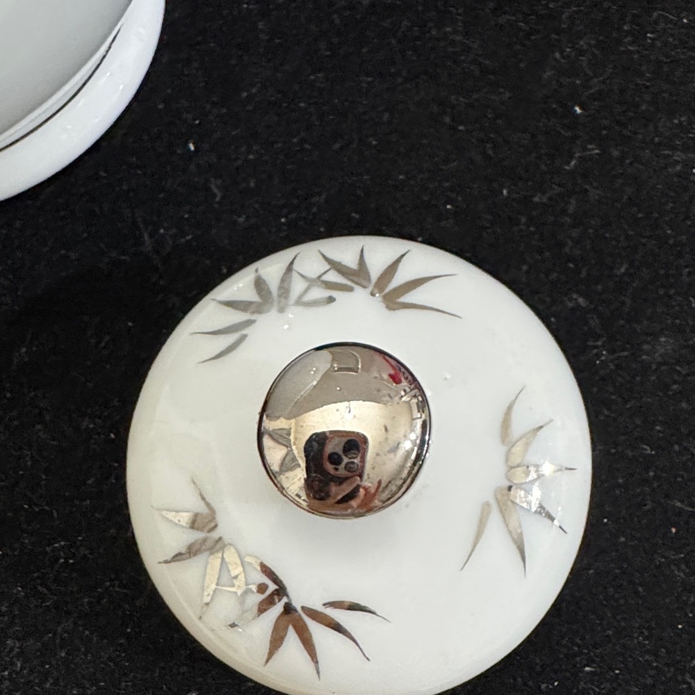 Vintage 1950 Japanese Kutani porcelain covered sugar bowl. Hand painted - Picture 6 of 8